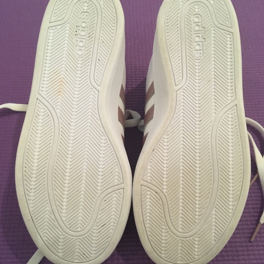 Adidas ladies size 61/2 Trainers . Like New. - Picture 5 of 8